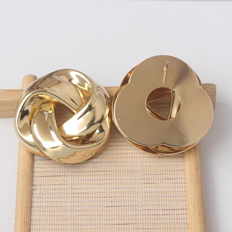 Fashion Vintage Metal Twisted Stud Earrings For Women Charm Gold Silver Color Charmer Spiral Whirlpool Earrings Jewelry Gifts