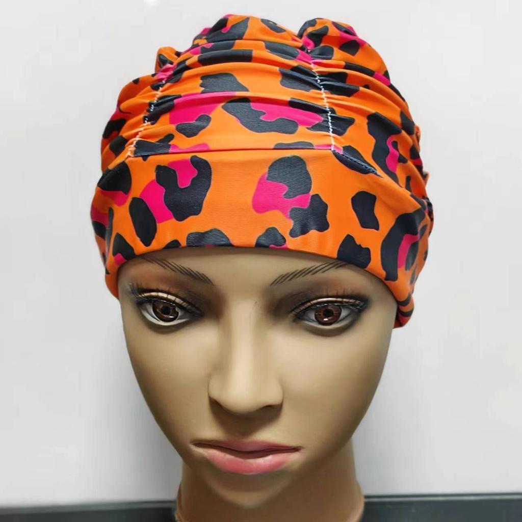 Damen Bunte Bedruckte Bandana Schwimmkappe Wasserdichtes Elastisches Material Langhaarfreundlich Schwimmen am Meer Strandzubehör