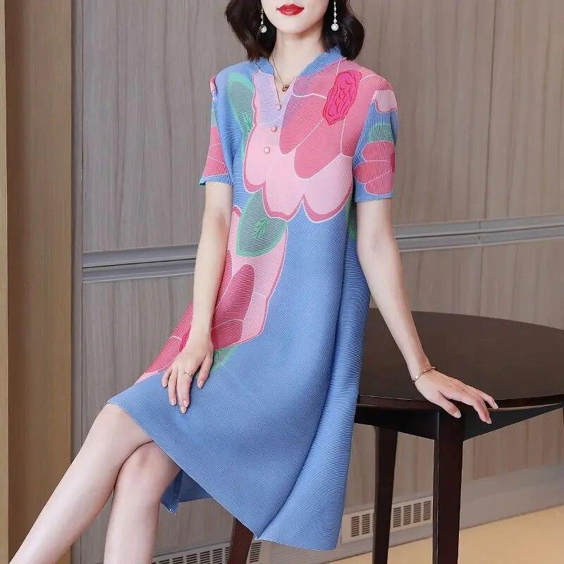 Young Temperament, Mother's Dress, Summer V-neck Design, A-line Skirt, Women's New Large Floral Pleated Dress