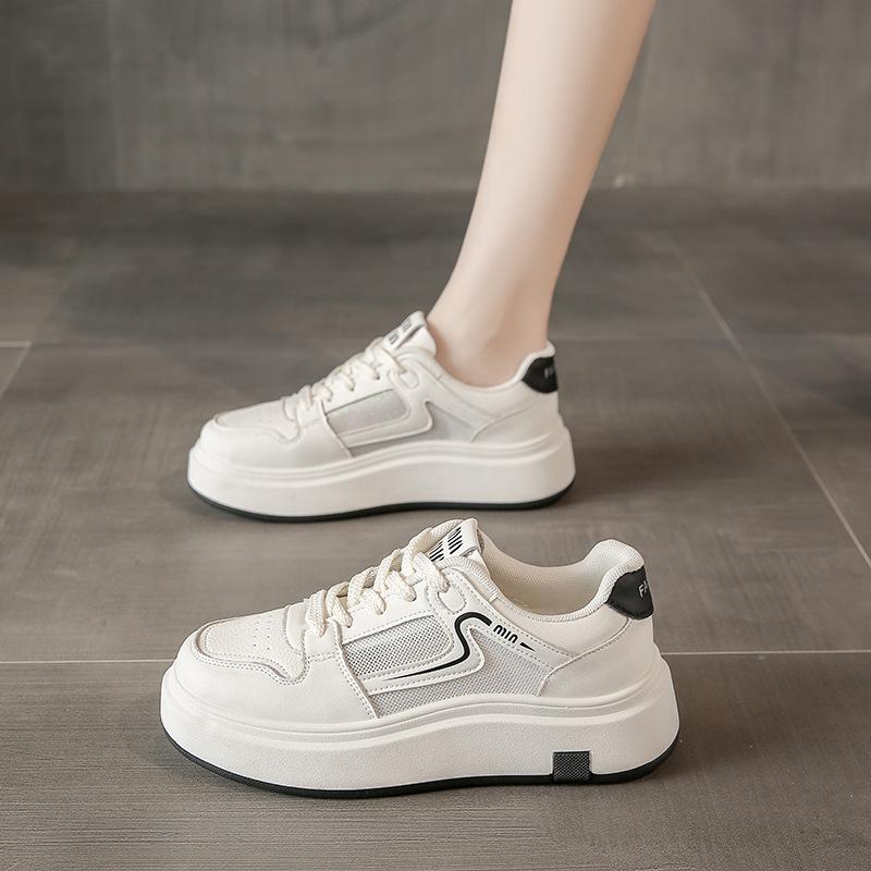 Dicke Sohle kleine weiße Schuhe Damen Sommer 2025 neu atmungsaktives Mesh rutschfest erhöhend Muffinboden Mesh-Schuhe Damen flache Grundplatten-Schuhe