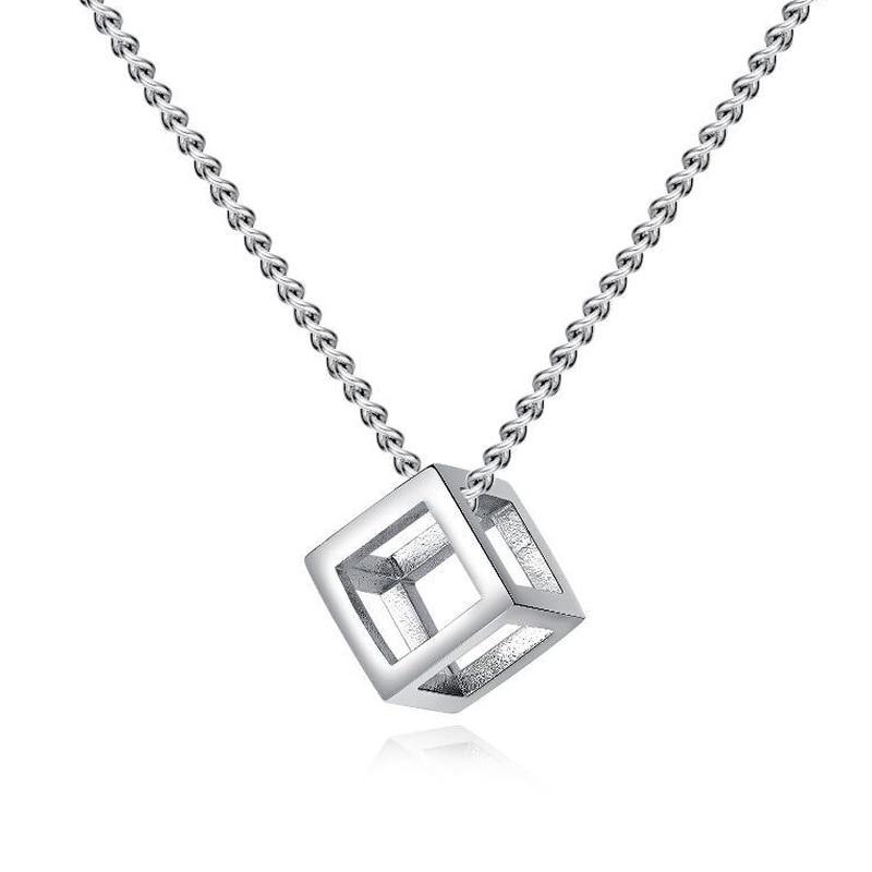 Personality Latest Love Cube Three Dimensional Ladies Pendant Necklace Fashionable Fashionable Trend Popular Distinctive Anniversary Souvenir Present