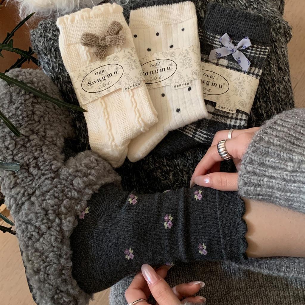 Retro Floral Wool Medium Tube Socks Women'S Autumn And Winter Warm Japanese Sweet Bow Stacking Socks Fungus Lace Cotton Socks