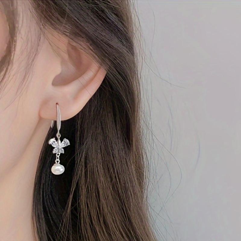 Fashionable Zircon Butterfly Paired with Imitation Pearl Drop Earrings, Elegant Bridal Wedding Jewelry, Top-notch Women's Earrings