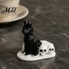 Collectible Resin Pet Sculpture Halloween Dog/Cat Skull Figurine, Gothic Animal Statue Party Atmosphere Decor for Desk Fireplace, Spooky Home Tabletop