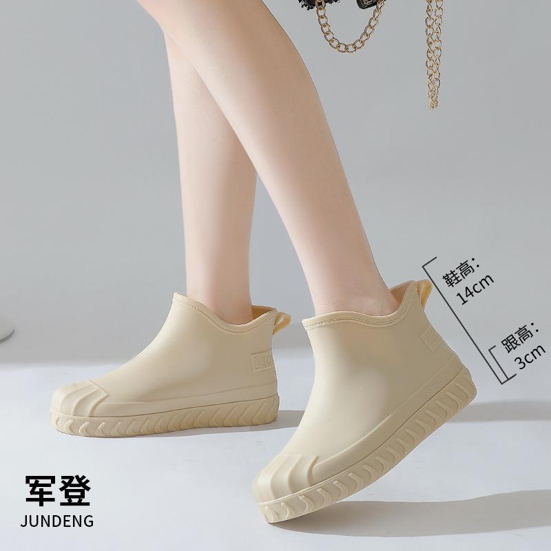 Rain Shoes Women's Fashion Outer Wear Water Shoes Waterproof and Non-slip Soft Sole Kitchen Short Rubber Shoes Rain Boots Batch