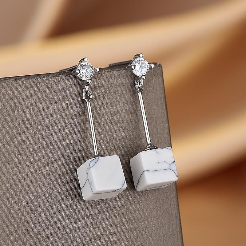 

Simple Fashion Square Stud Earrings Women S Versatile Short Temperament Earrings Earrings Pure Silver Jewelry 925 silver