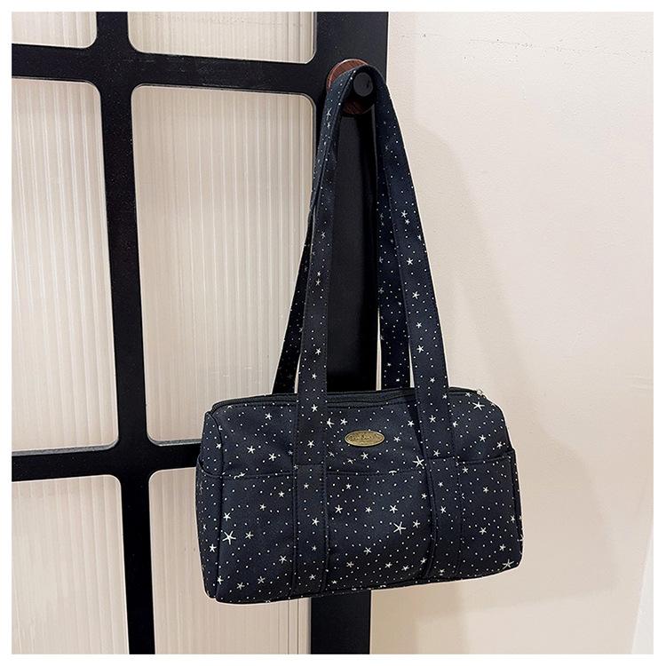 

Trendy Casual Shoulder Bag for Girls Large Space Fashiable and Versatile Commuting Bag Unique Star Design Stylish Handle Bag