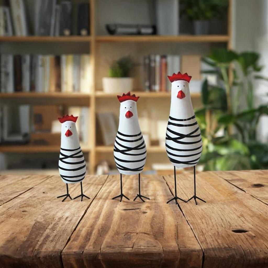 Zestaw 3 szt. Dekoracji Kurczaków Rzeźby Zwierząt Drewniane Figurki na Blat do Salonu