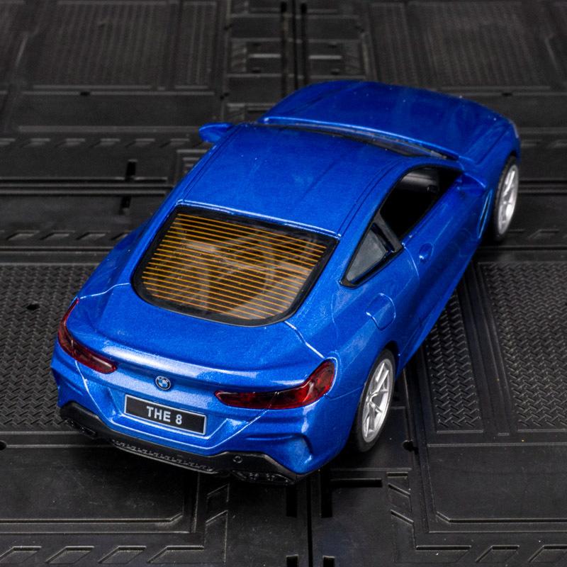 1:35 BMW M8 M850i Coupe Alloy Die Cast Toy Car Model Sound and Light Pull Back Children's Toy Collectibles Birthday Gift