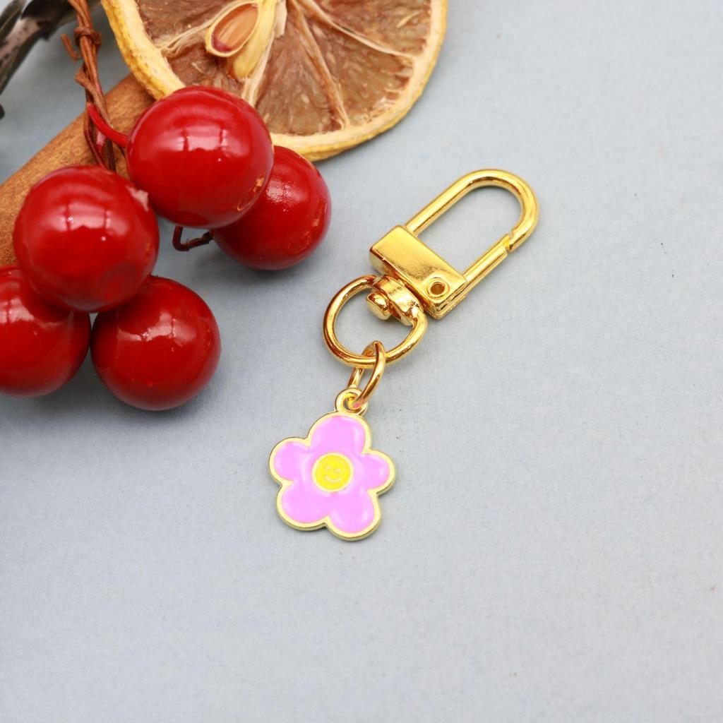 Daisy Earphone Case Keychain: Fresh Summer Pendant & Car/Bag Decoration Gift
