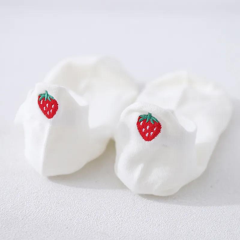 

10-pair pack of cute white thin and breathable mesh solid color boat socks with strawberry embroidery, fashionable and versatile One Size