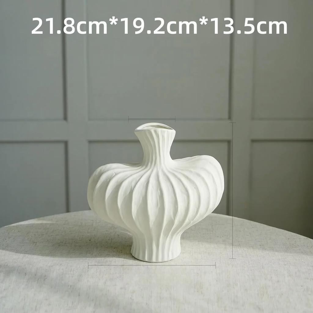 Creative Vase Living Room Desktop Ornament Sculpture Model Flower Arrangement Dried Flower Retro Decor Vase Home Decor