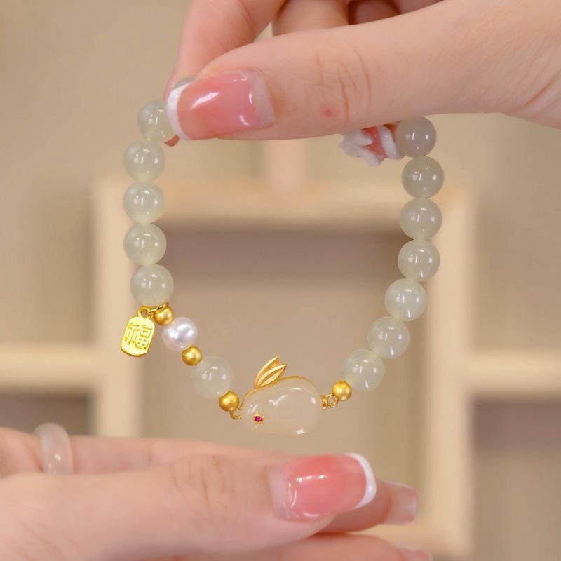 Jade Rabbit Bracelet: Fashionable Hetian Jade Style with Zodiac Rabbit Charm - A Versatile Gift for Best Friends