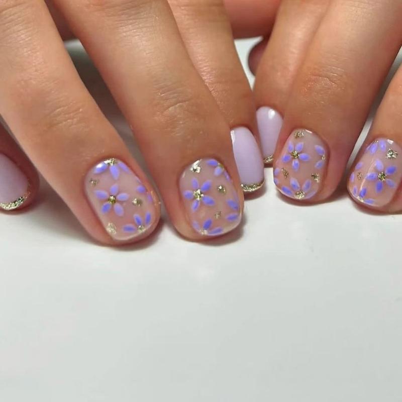 24 Pcs Glittering Press On Nail French Tips False Nail Flowers Full Cover Stick On Nail Short Square Acrylic Nail