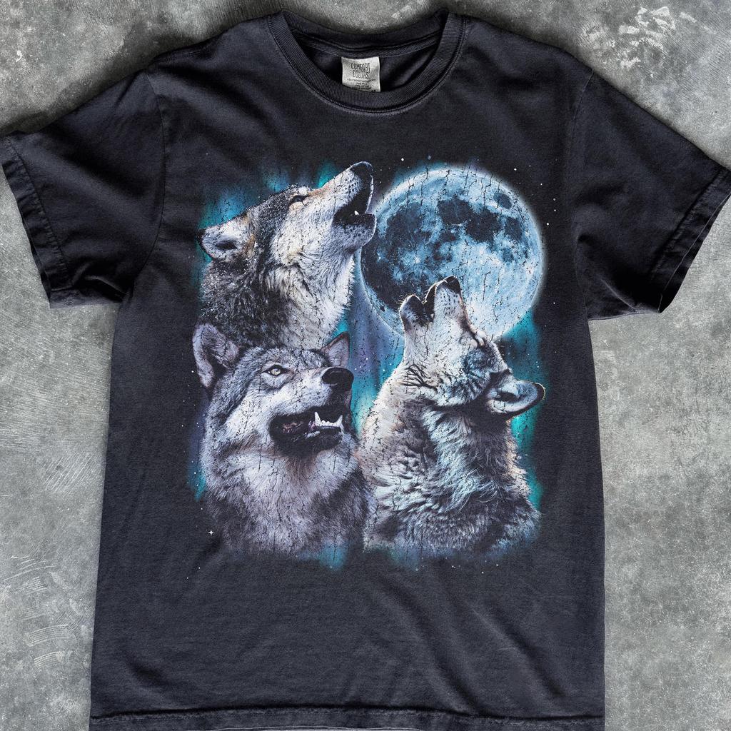 Wolf Moon Graphic T-Shirt, Vintage Wildlife Animal Nature Top
