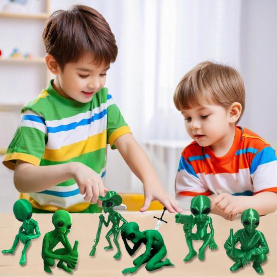 3D Printed Alien Figurine Toy Realistic Articulated Alien Model Stress-relief Fidget Figurine Dynamic Pose Alien Model