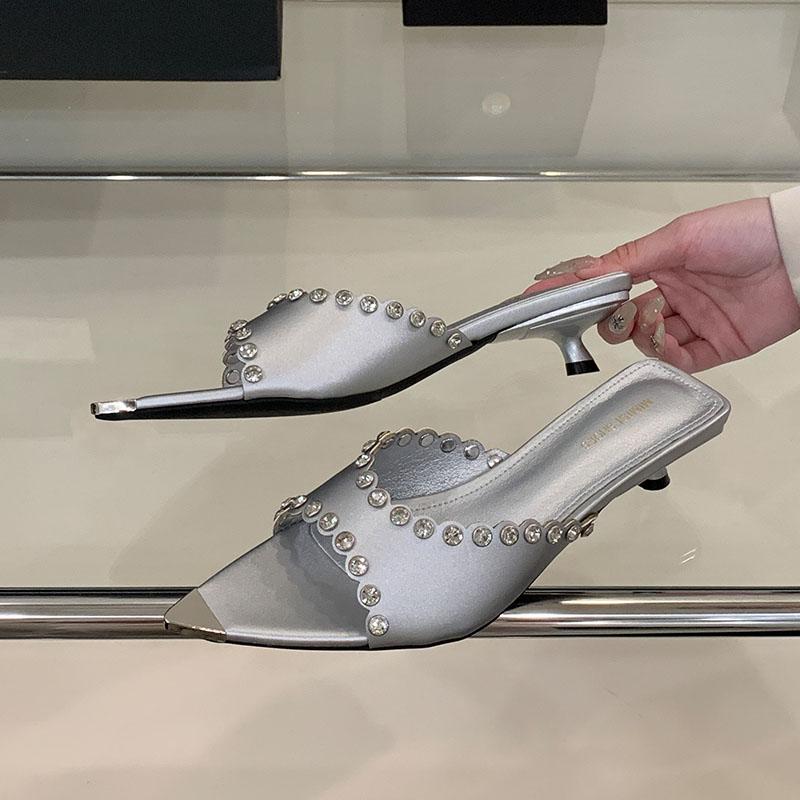 Fashion Fashion Luxury Rhinestones Women Low Heel Slippers Sandals Shoes Female Pointed Toe Footwear Ladies Heeled Slippers Slides Shoes