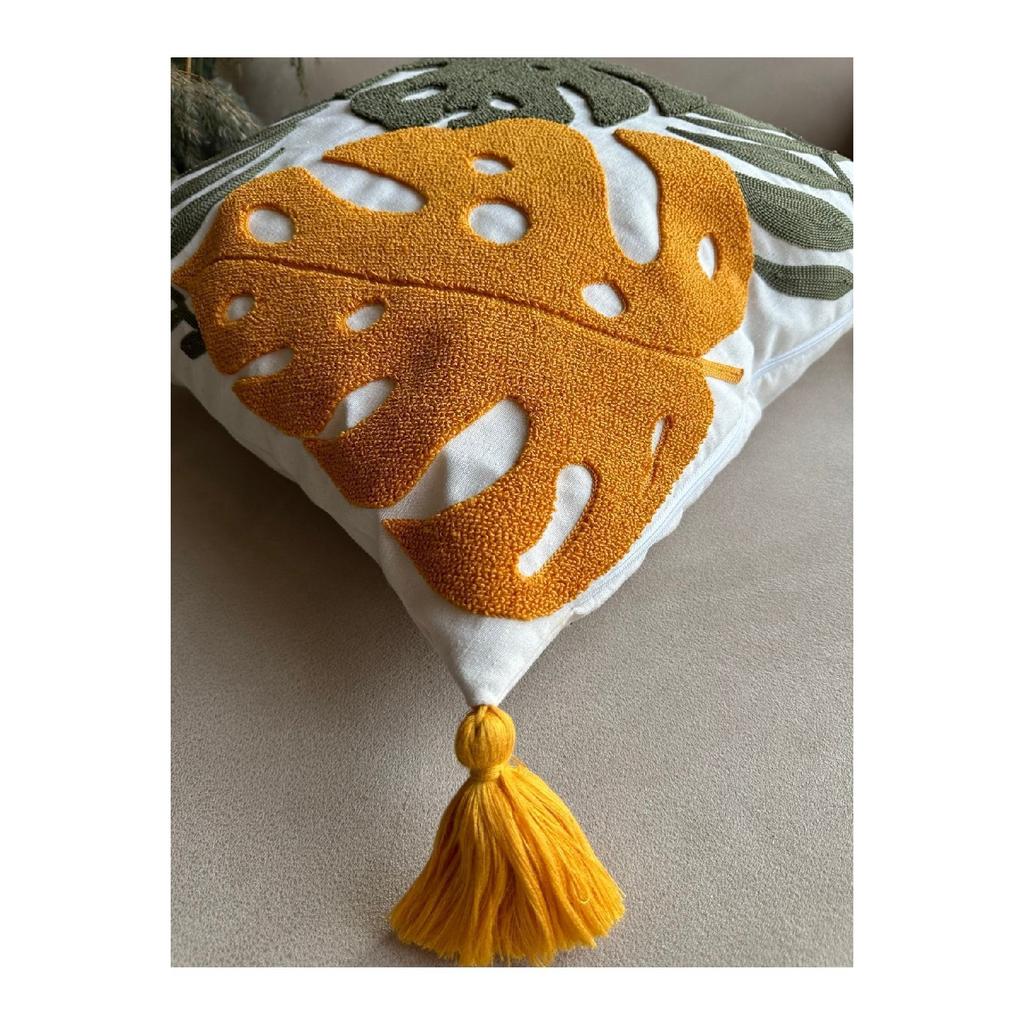 Bugi Home Collection – Kissenbezug mit Punschstickerei