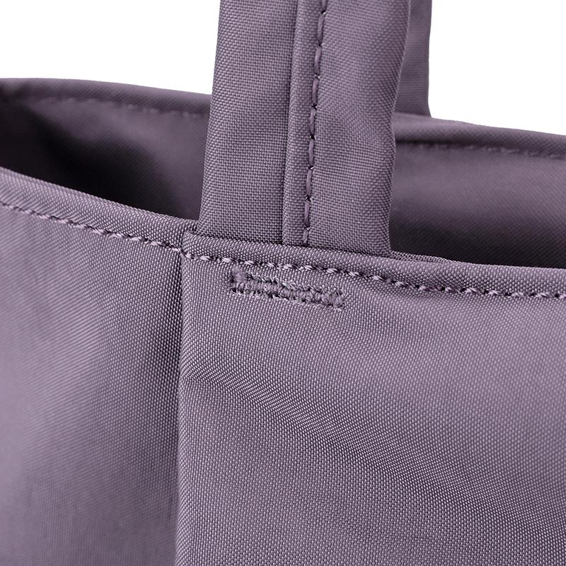 Minimalist Tote Bag with Spacious Interior and Smooth Finish, Ideal for Daily Use and Casual Outings