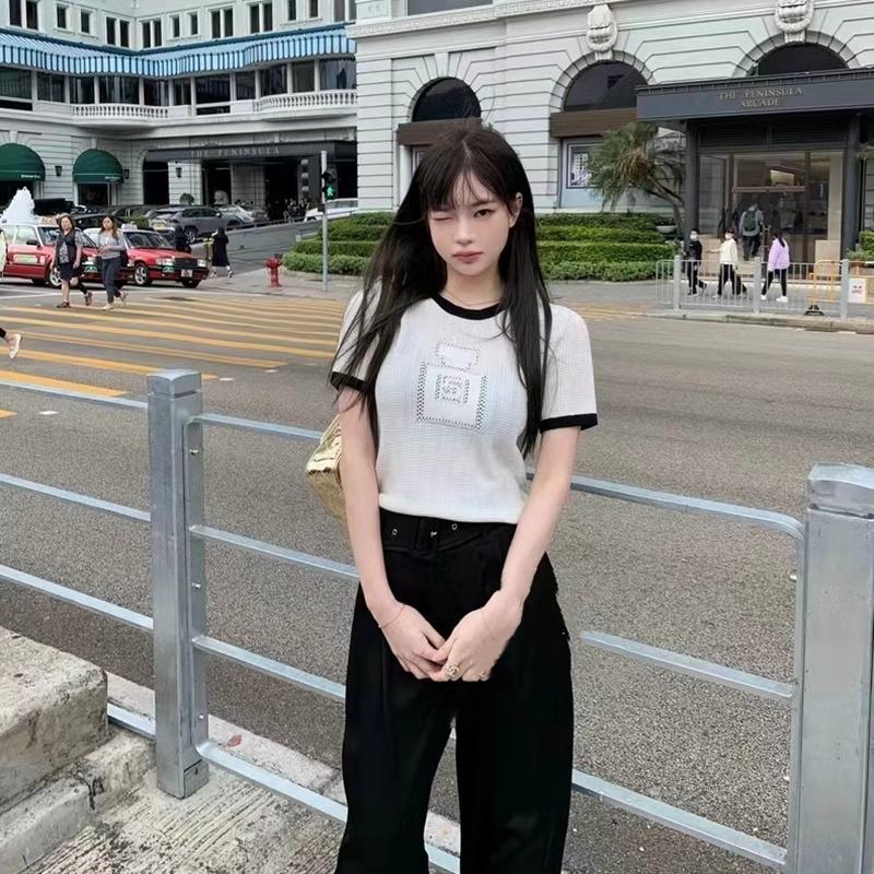 

Топ вязаный в стиле колор-блок с ажурным узором в корейском стиле: Приталенный крой, короткий рукав, легкий, универсальная женская летняя одежда. One size (up to 125 jin) белый