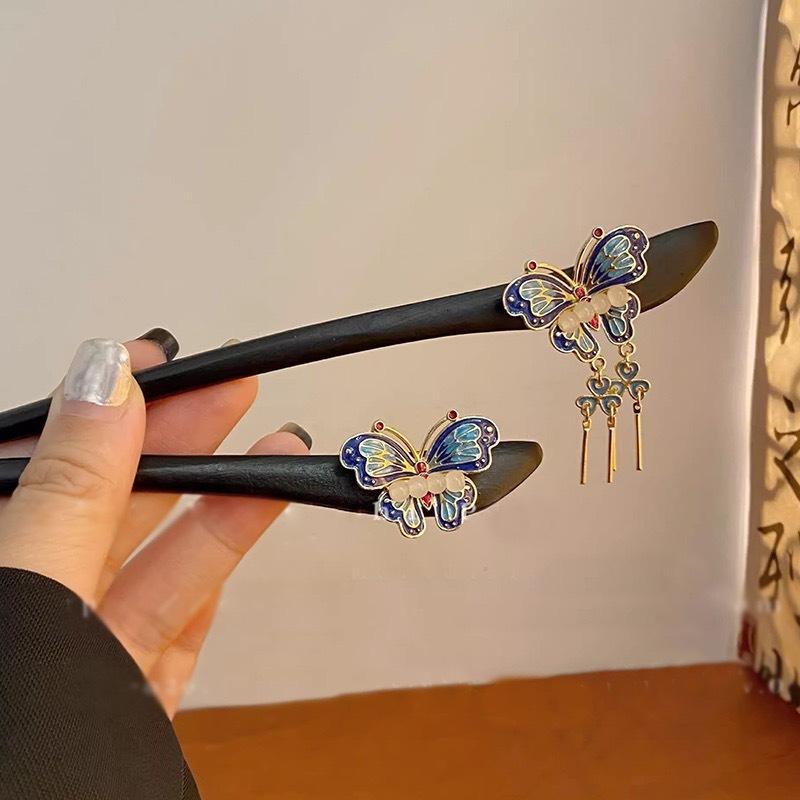 New Chinese style exquisite agile butterfly hairpin niche design Chinese style coiled hair wooden hairpin Hanfu qipao hairpin
