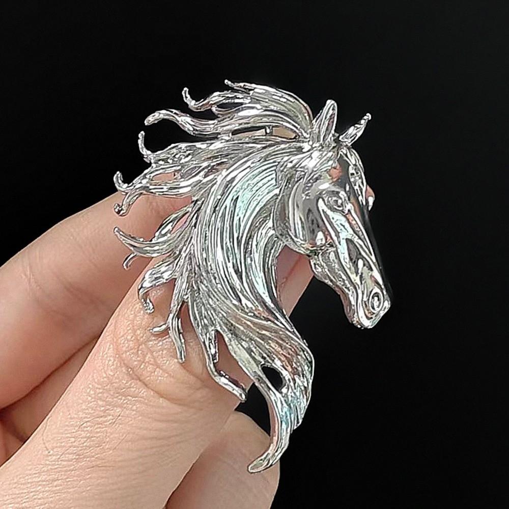 Luxury Horse Head Brooches Casual Metal Badge Pin Classic Zodiac Animal Pins New Year Gifts