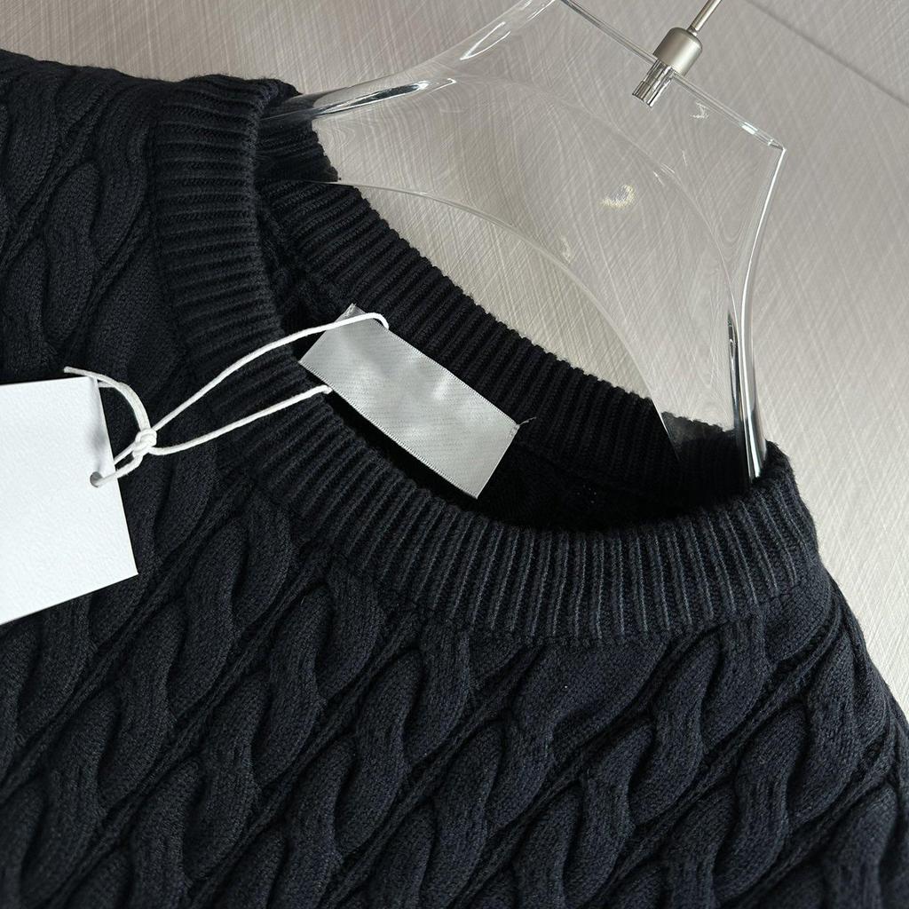 Men's European-Style Cable Knit Sweater with Four-Bar Stripes - Trendy Autumn/Winter Round Neck Pullover