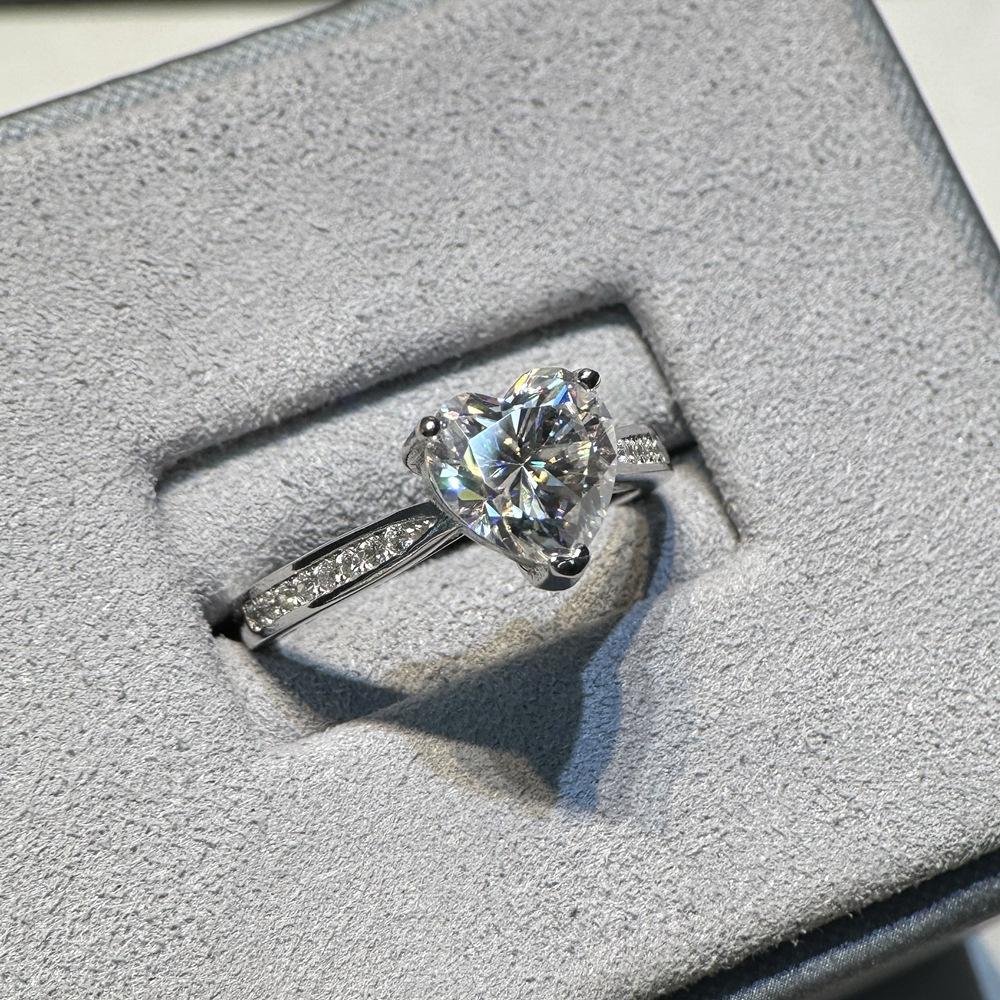 Vinregem Luxury 100% 925 Sterling Silver 3EX VVS1 D Color Heart Cut 8 MM 2CT Real Moissanite Diamonds Ring for Women Engagement Fine Jewelry Gifts