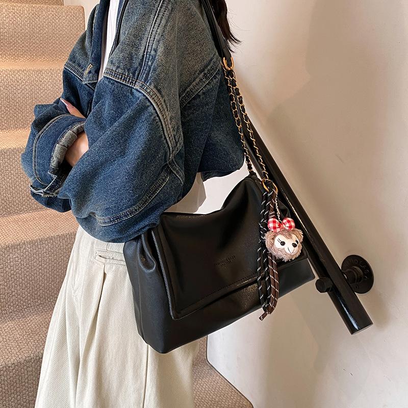 Autumn and Winter Retro Large-capacity Bag Women's 2025 New Versatile Soft Leather Tote Bag Premium Chain Shoulder Messenger Bag