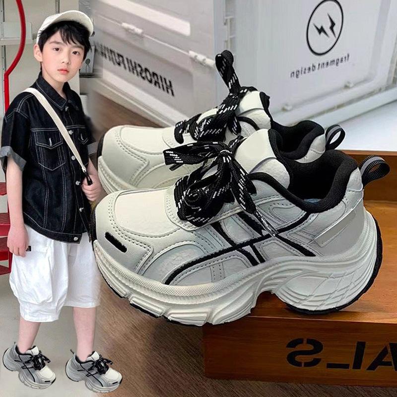 Spring new classmates boys light and comfortable sports running shoes Korean version fashion trendy girls dad shoes