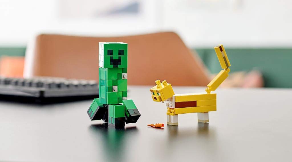 LEGO Minecraft Big Fig Creeper(TM) and Ocelot 21156