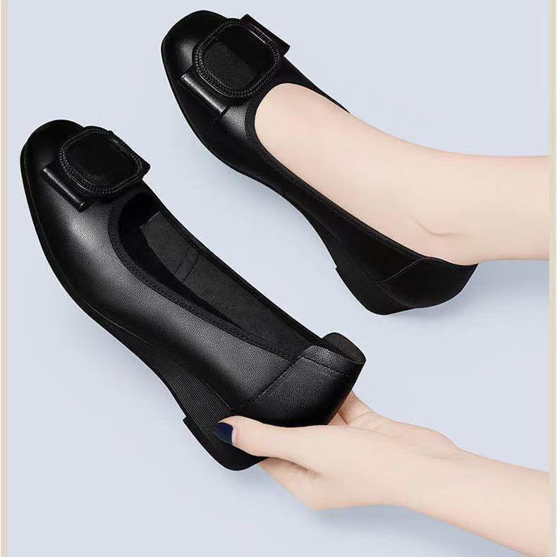 Shallow bevel heel single shoes women's 2025 new summer mid-heel black soft-soled soft leather one-pedal middle-aged mother leather shoes