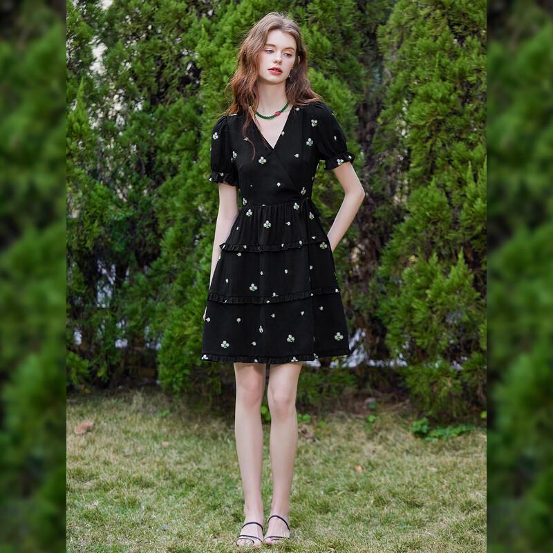 Elegant Contrast V-Neck Embroidered Mini Dress