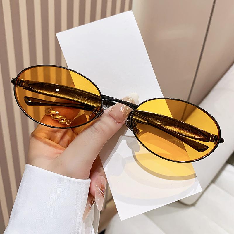 Trendy Fashion Wide Thick Metal Frame Sunglasses Oval Small Frame High-end Runway Sunglasses 2026 New Model