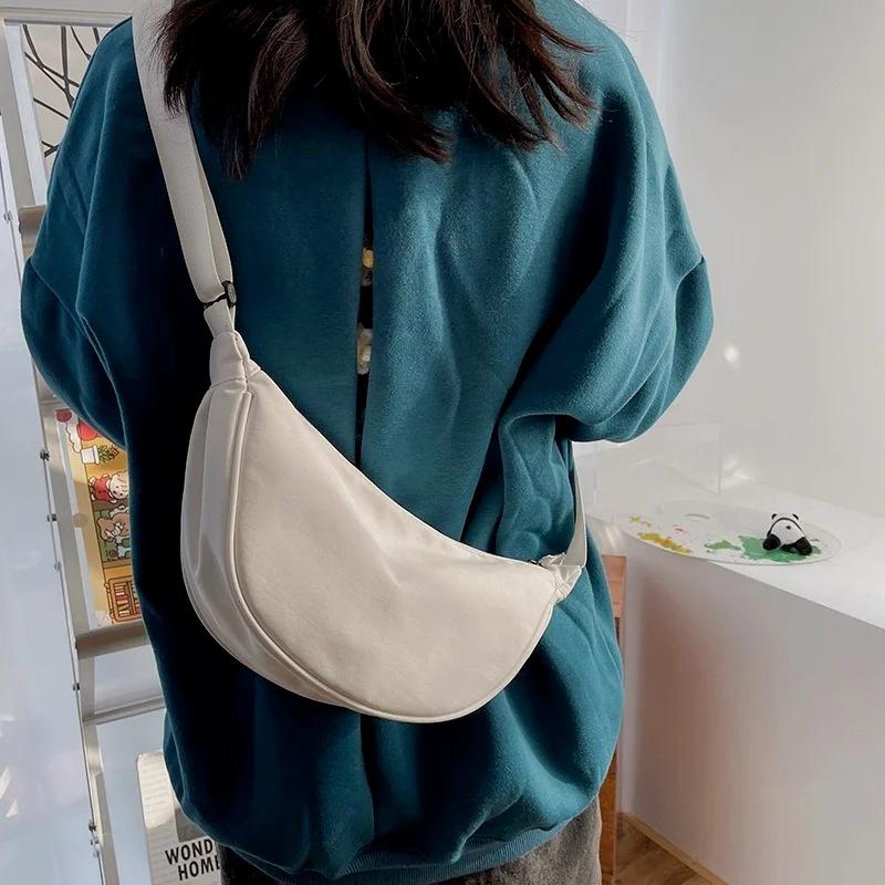 Nylon Messenger Bag Women's Trendy Dumpling Bags Lightweight Small Shoulder Bag Armpit Bag Simple Shoulder Canvas Bags