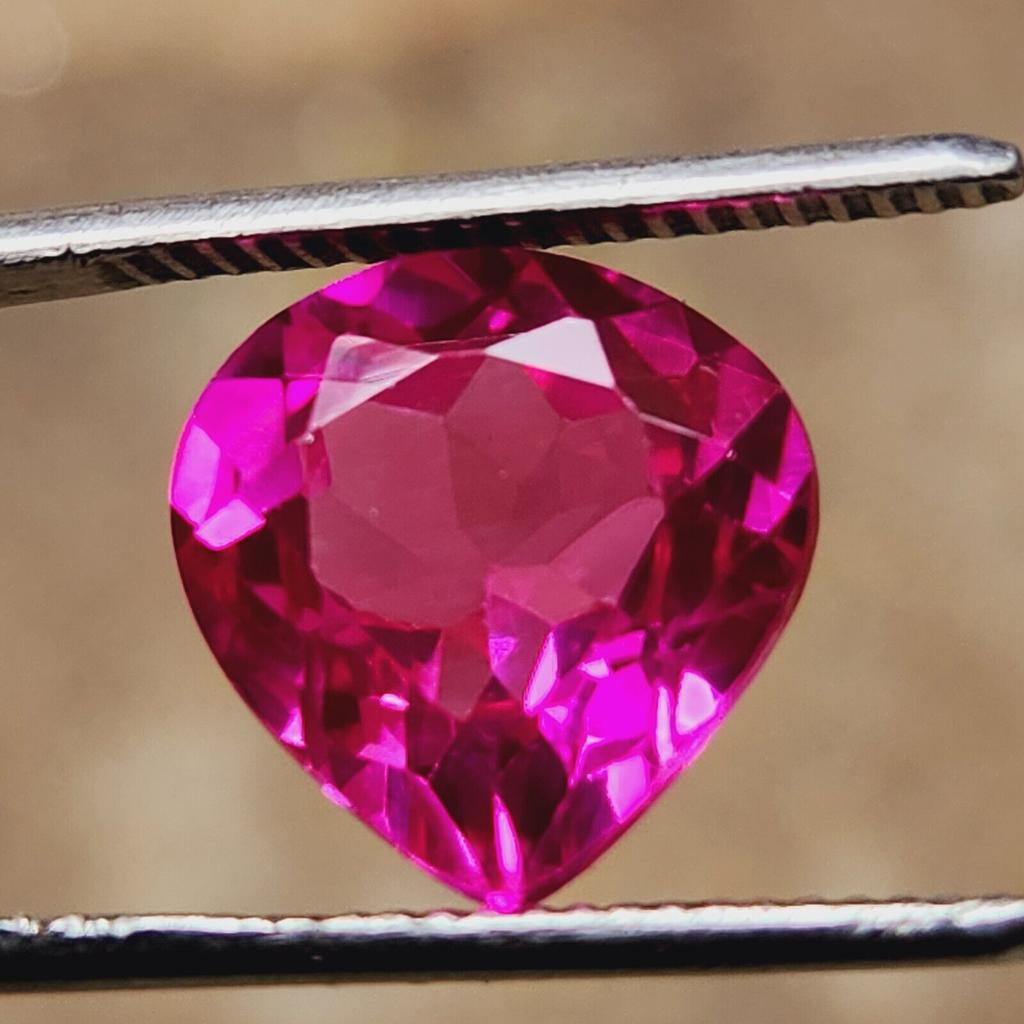 11 mm Natural Flawless Ceylon Padparadscha Sapphire Heart Cut Gemstone