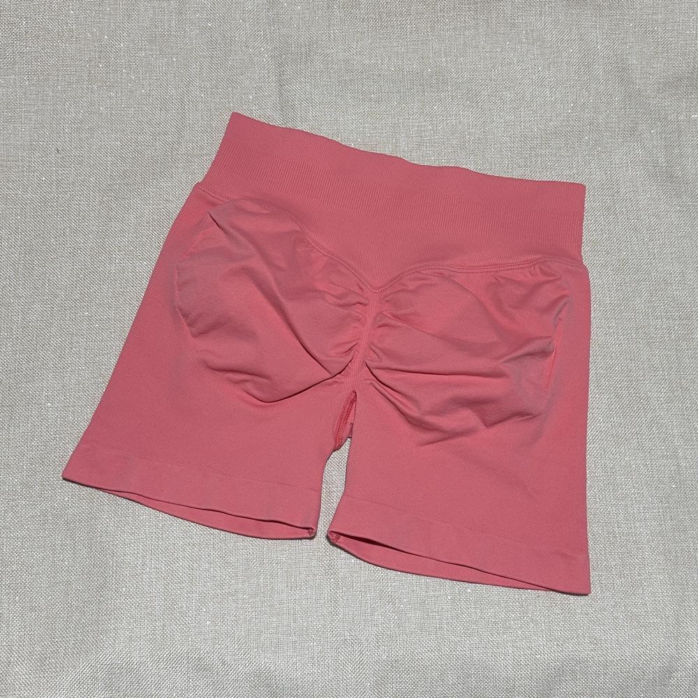 DFYNE Candy Color Raffung Nahtlose Yoga-Shorts - Dreiteiliger Bund, Enge Passform