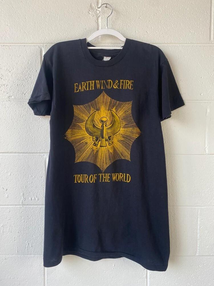 

Earth Wind and Fire Tour of the World T-shirt Unisex T-Shirt L