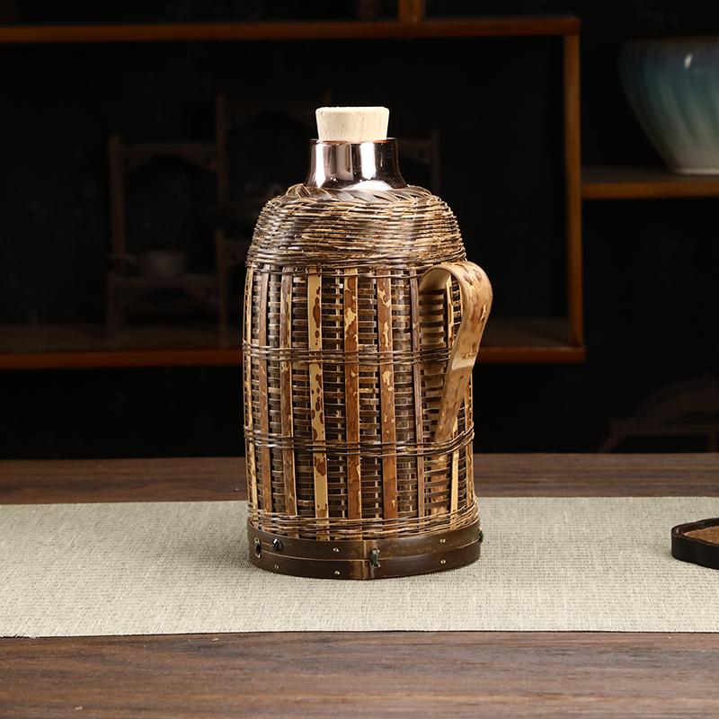 Bamboo Rattan Hot Water Bottle & Retro Thermos for Winter Tea Gatherings