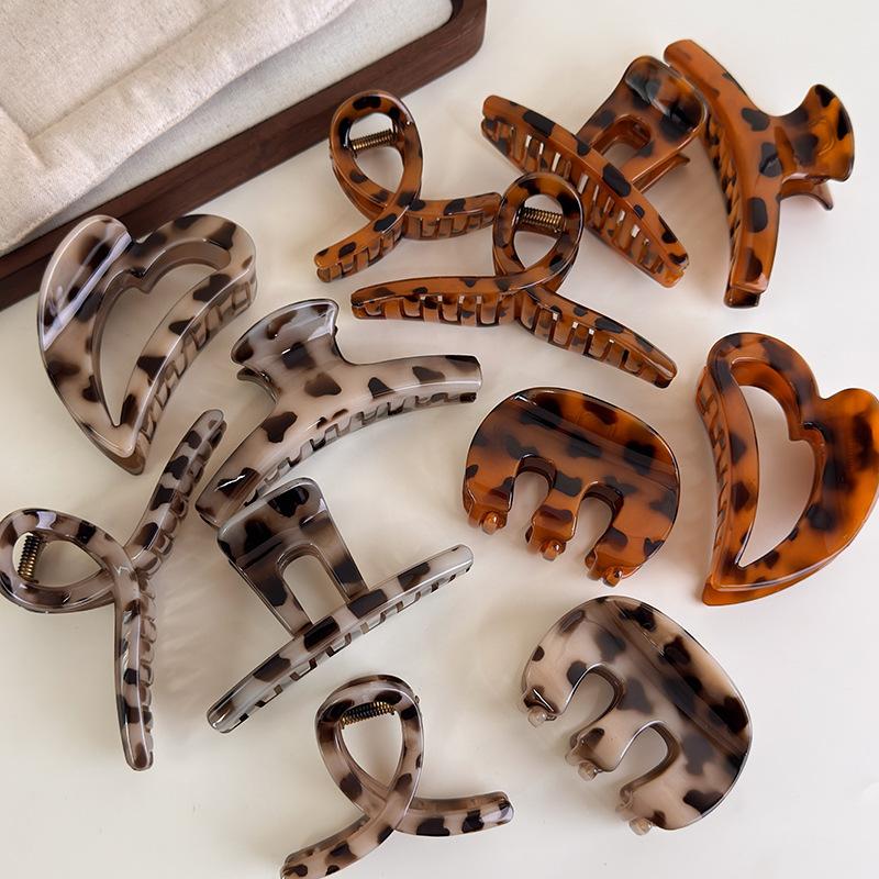 French Style Hair Claw Clips for Women Retro Leopard Print Hair Clip Hairpins Elegant Shark Clip Barrettes Crab Clamp Headwear