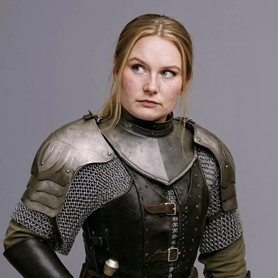 Mittelalterliches Tapferes Damen-Rüstungsset Stahlhalsberge, Schulterstücke Kettenhemd LARP Krieger Cosplay Halloween Geschenk