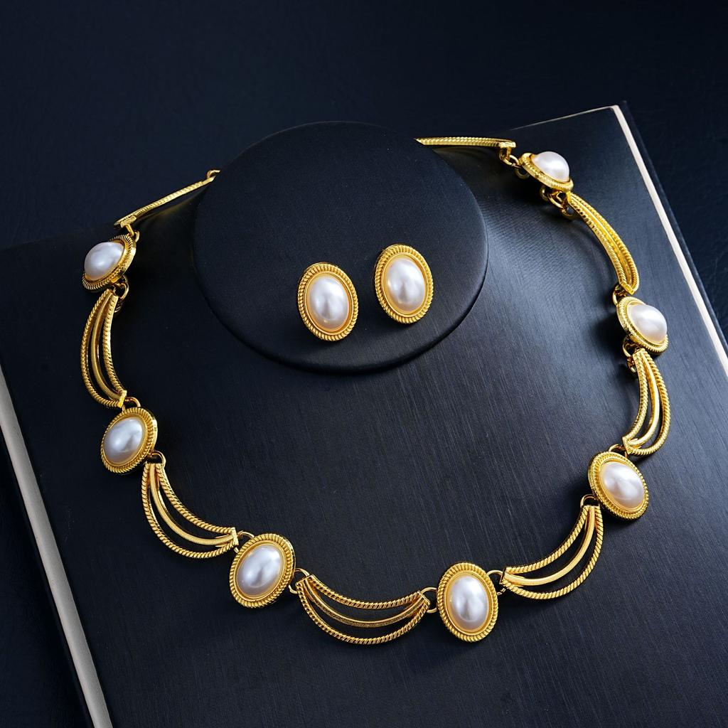 European and American Fashion Light Luxury Necklace Earrings Two-piece Set Bridal Wedding Accessories Dress Set Female 2026