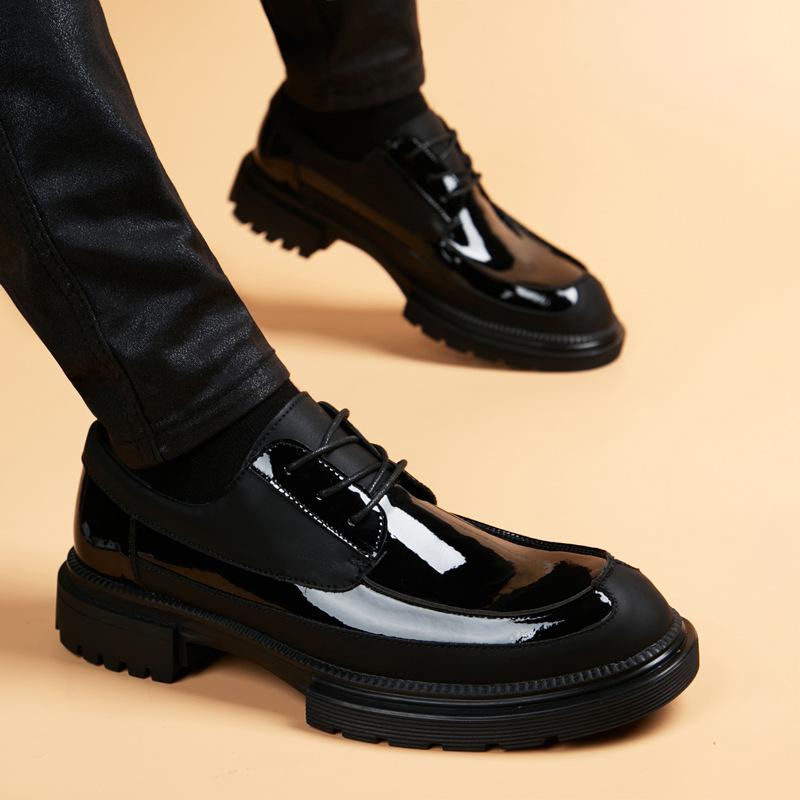 Casual leather shoes 2026 autumn British business formal thick soled high rise shiny surface trendy round toe men's shoes