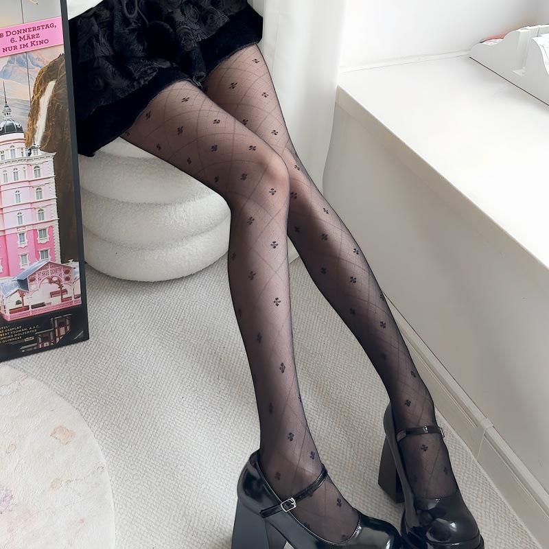 Japanese Black Fishnet Stockings: Diamond Pattern, Anti-Snag, High Elasticity, Sheer, Summer-Weight Pantyhose for Women