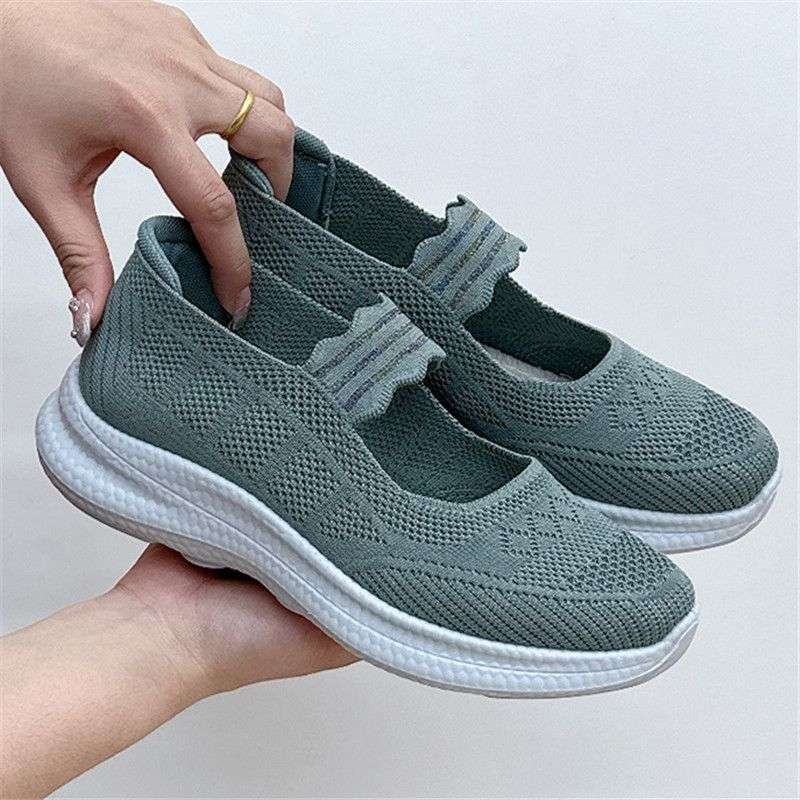 Old North cloth shoes women's breathable mesh shoes middle-aged and elderly flat-soled fly-woven one-pedal mother shoes soft-soled non-slip walking