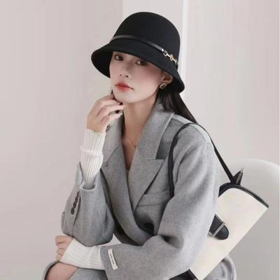 Herfst-winter wollen vilthoed damesmode metalen knoop emmerhoed effen kleur vintage bolhoed Franse wol modehoed trend