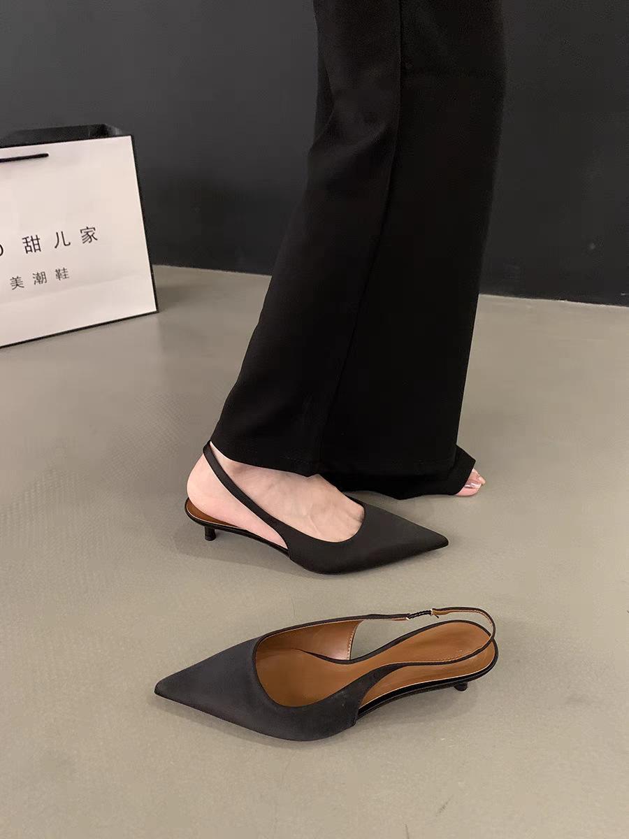 

Niche feeling bag head sandals women s shoes spring and autumn 2025 new thin heels not tired feet pointed empty shoes 42 чёрный