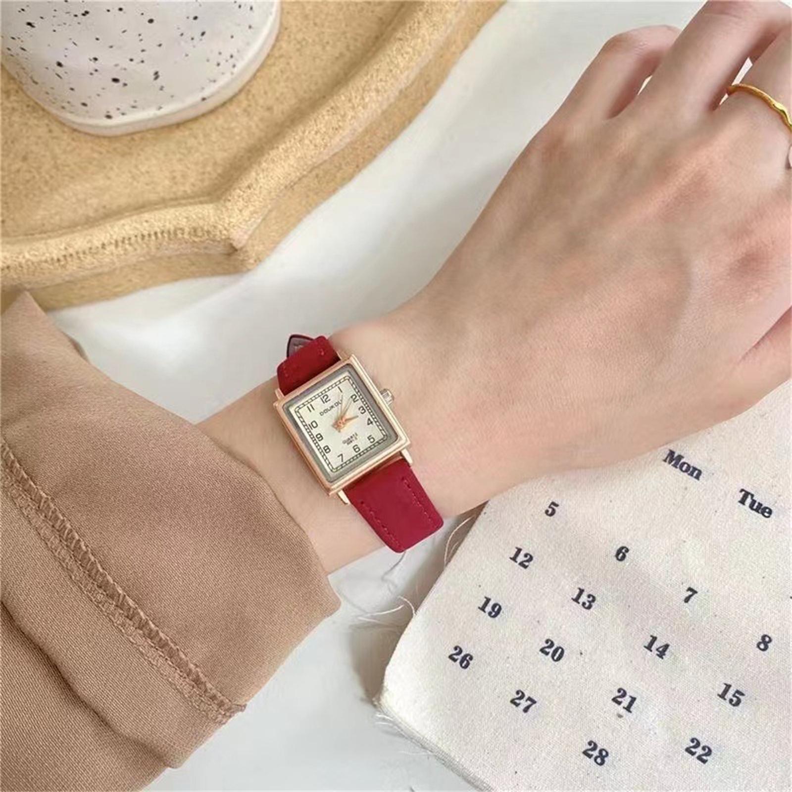 

Женские модные кожаные часы One Size