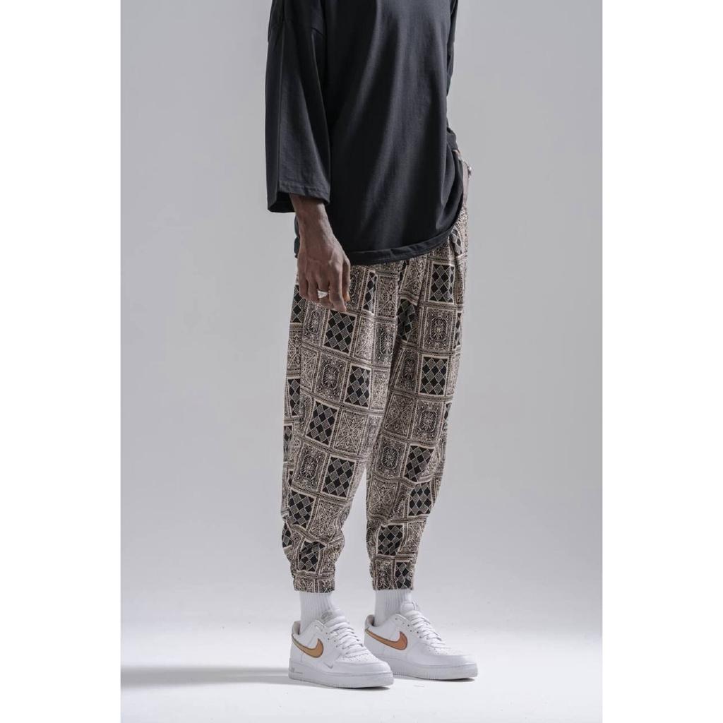 Unisex Shawar With Elastic Waist.