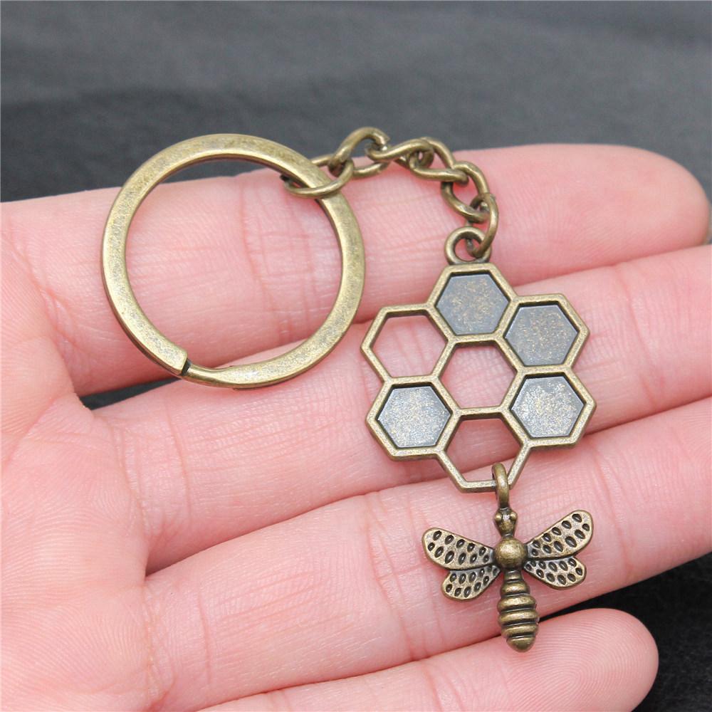 Bee Butterfly Garden Insect Keychain for Friends Hot Sale Modern Bridesmaid Gift Dainty Daily Use Accessory